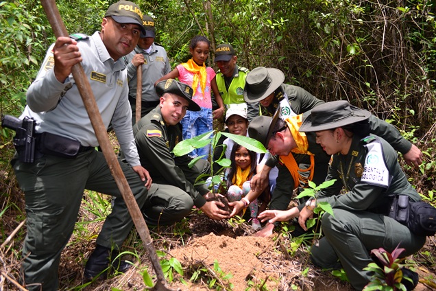 Jornada-de-reforestación-y-sensibilización-ambiental-en-La-Paz-y-Pueblo-Bello