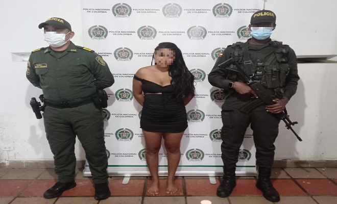 La capturamos en flagrancia por el delito de lesiones personales La capturamos en flagrancia por el delito de lesiones personales