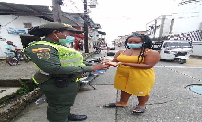 La Policía en el departamento del Chocó continúa trabajando para contener el covid-19 La Policía en el departamento del Chocó continúa trabajando para contener el covid-19