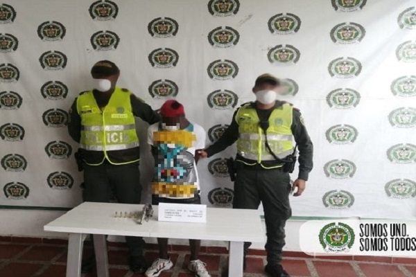 Lo capturamos violando las medidas sanitarias y portando un arma de fuego ilegal Lo-capturamos-violando-las-medidas-sanitarias-y-portando-un-arma-de-fuego-ilegal