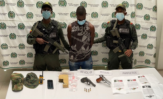 Lo sorprendimos y lo capturamos mientras dormía Lo sorprendimos y lo capturamos mientras dormía