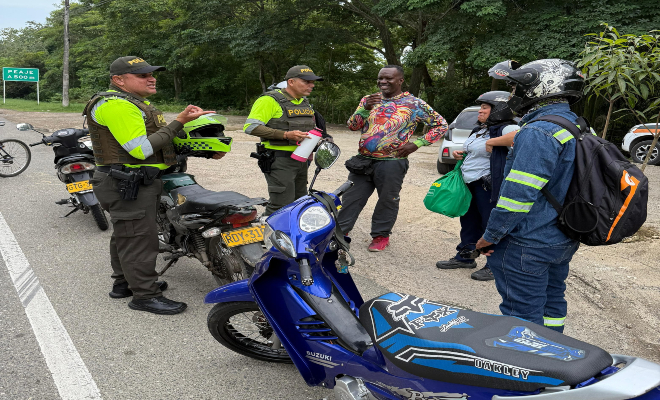 La campaña “Un Café por la Seguridad Vial” busca generar conciencia entre conductores y peatones a través del diálogo cercano y actividades pedagógicas en puntos estratégicos del departamento. La campaña “Un Café por la Seguridad Vial” busca generar conciencia entre conductores y peatones a través del diálogo cercano y actividades pedagógicas en puntos estratégicos del departamento.