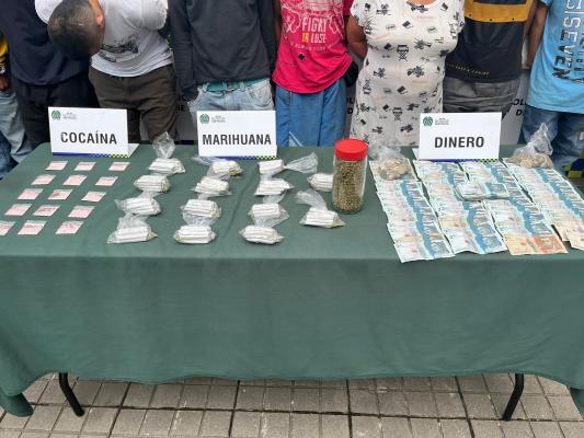 Una de las integrantes se valía de su avanzado estado de gestación para ocultar las drogas. Una de las integrantes se valía de su avanzado estado de gestación para ocultar las drogas.