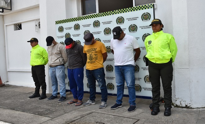 Cuatro hombres capturados por hurto Cuatro hombres capturados por hurto