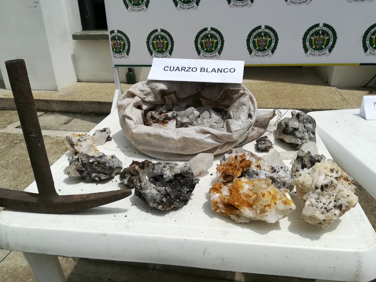 Cayeron “los cuarzos” Cayeron “los cuarzos”