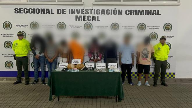 Los descubrimos dosificando al menos seis mil dosis de estupefacientes en la Comuna 15 de Cali Los descubrimos dosificando al menos seis mil dosis de estupefacientes en la Comuna 15 de Cali