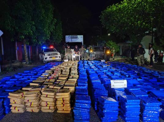 Toneladas de marihuana toneladas de marihuana que eran transportadas en un vehículo de alimentos