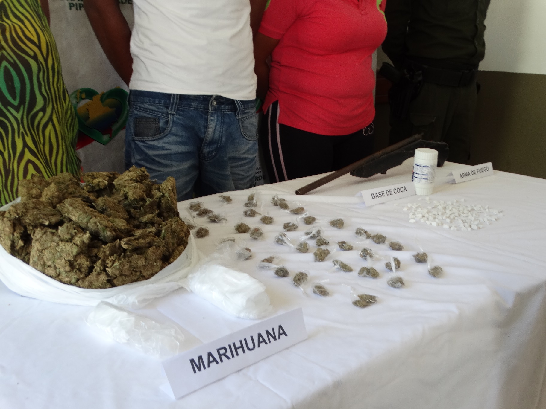 Ofensiva contra la delincuencia en el Carmen de Bolívar marihuana-incautacion-arma-hechiza-base-de-coca-capturado