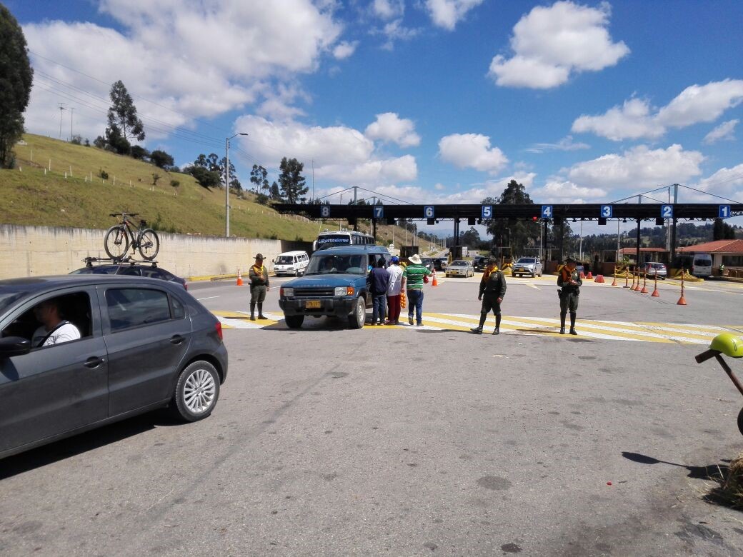 Contribuimos con el desarrollo agrícola mercado-campesino-vial