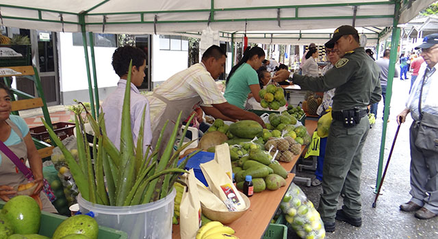‘Juntos con el campo’-en el Meta-la Policía Nacional-realizó el sexto “mercado campesino” 