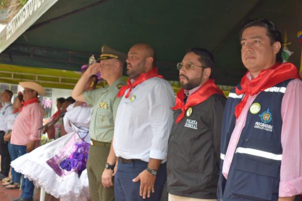 Coronel Gustavo Camargo Comandante Departamento del Huila mesa principal