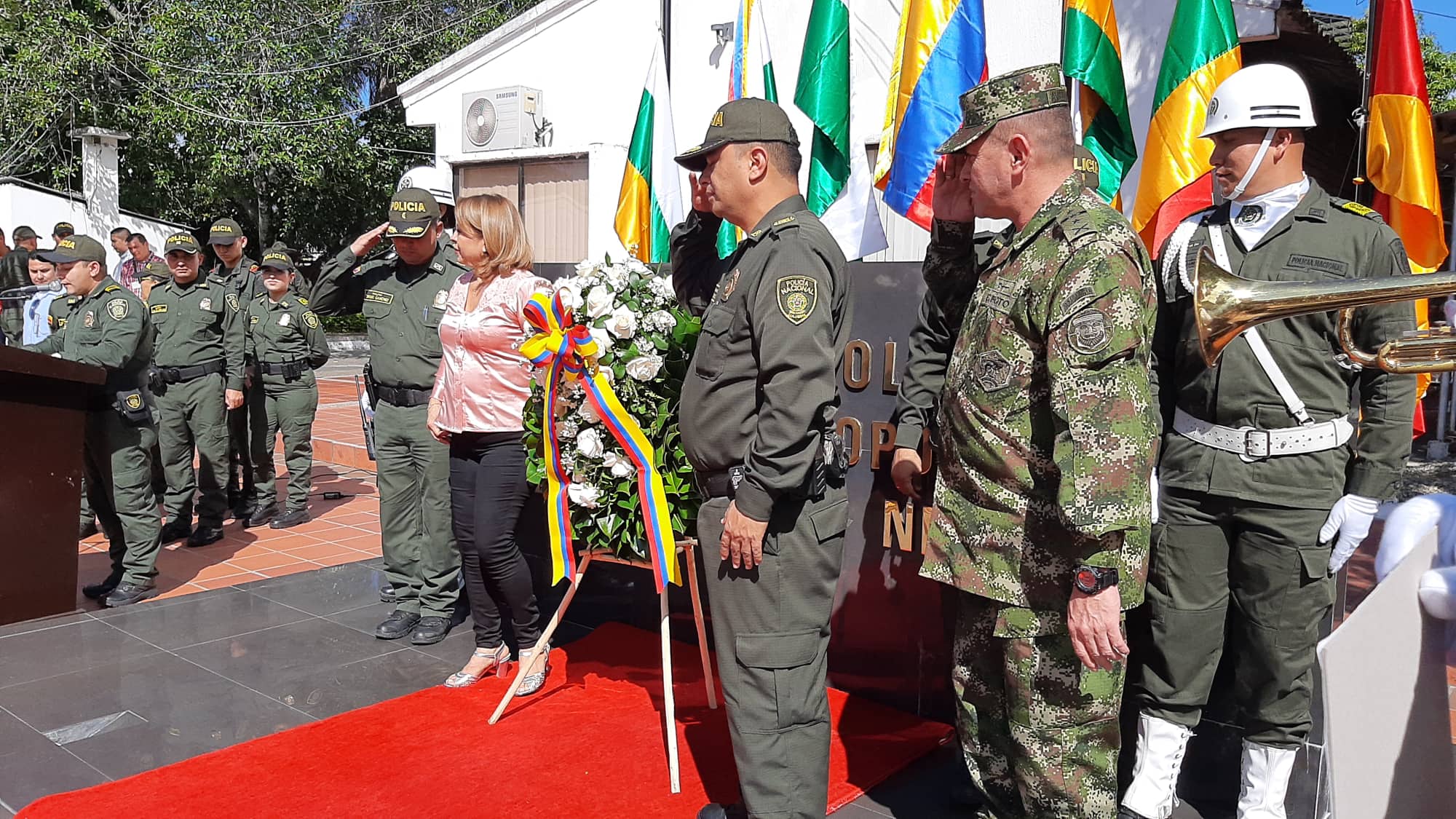 minuto de silencio y ofrenda floral  minuto_de_silencio