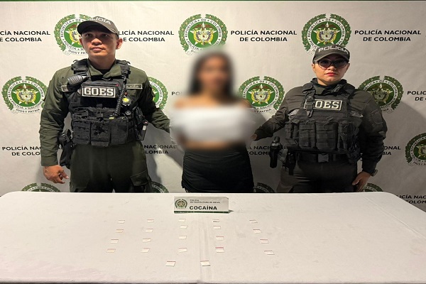 Dos Policías y una persona capturada por el delito de trafico de estupefacientes