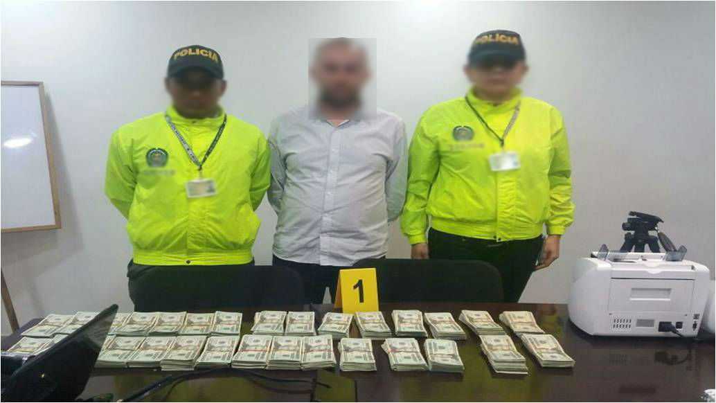 Nuevo-caso-de-incautación-de-divisas-americanas-en-el-aeropuerto-el-dorado-procedente-de-México Nuevo-caso-de-incautación-de-divisas-americanas-en-el-aeropuerto-el-dorado-procedente-de-México