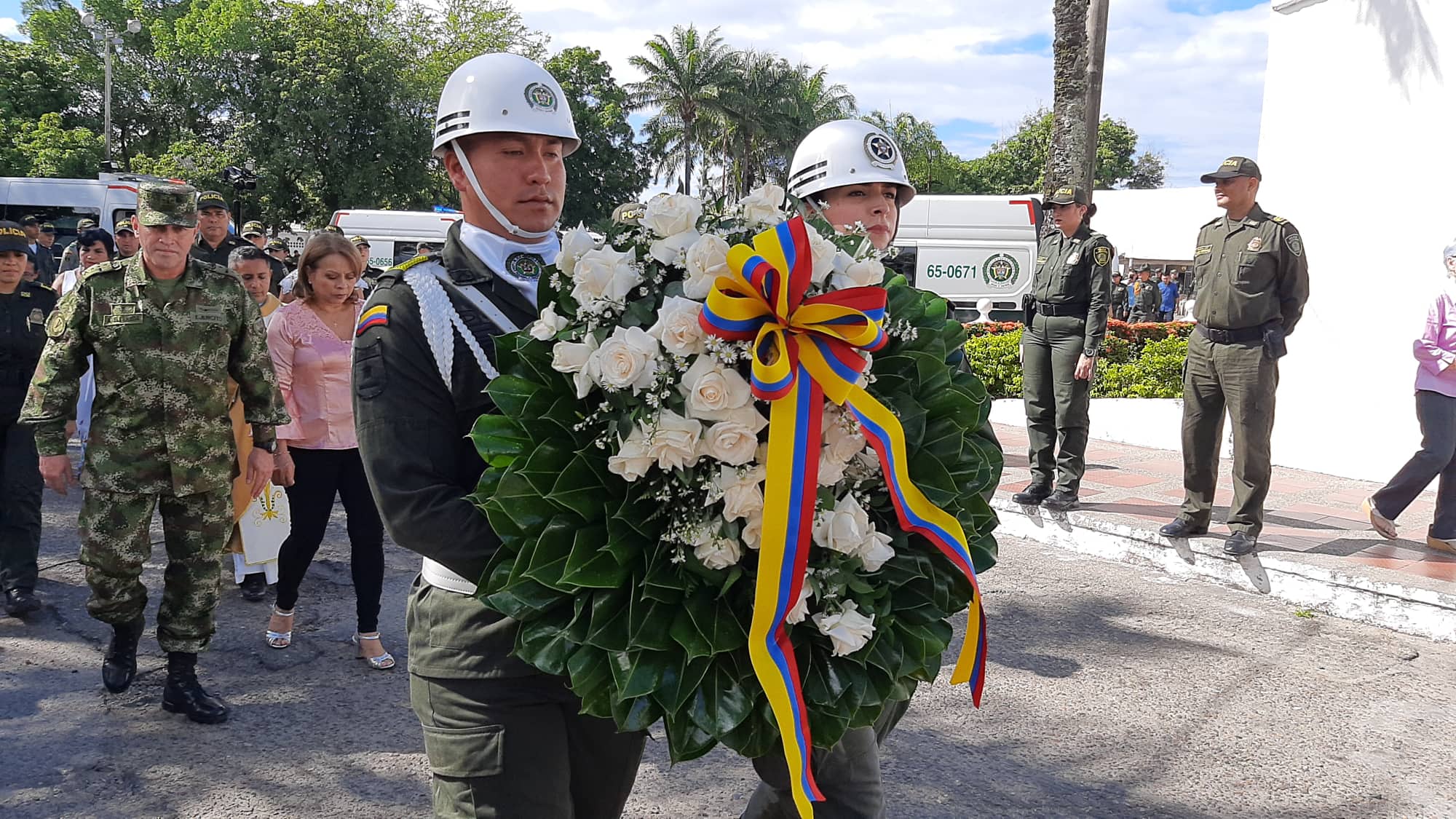 ofrenda floral por nuestros héroes  ofrenda_floral
