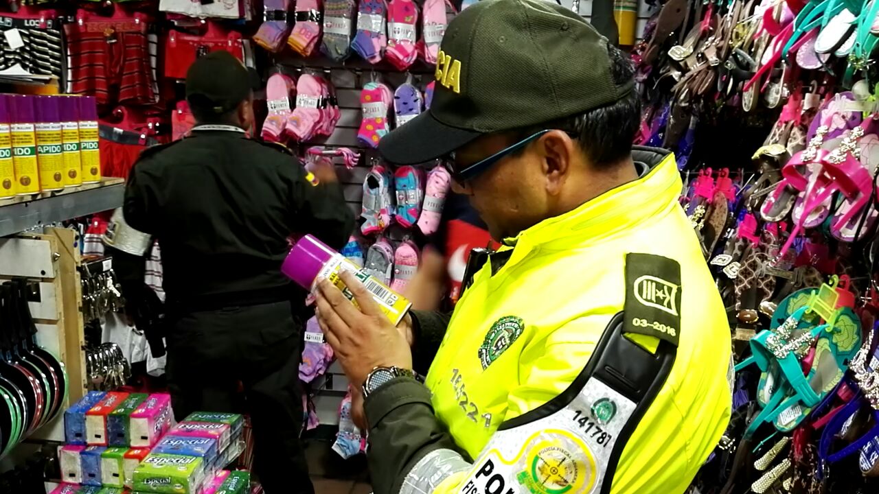 operativo-sorpresa-policia-dian-tunja  operativo-sorpresa-dian-tunja