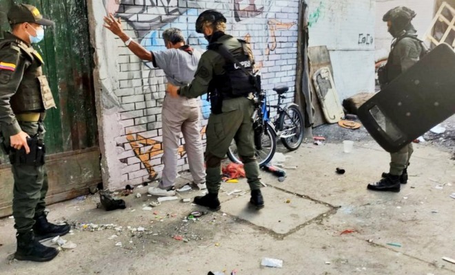 Fortalecida la seguridad en la galería Santa Elena operativos-plaza-elena-cali.