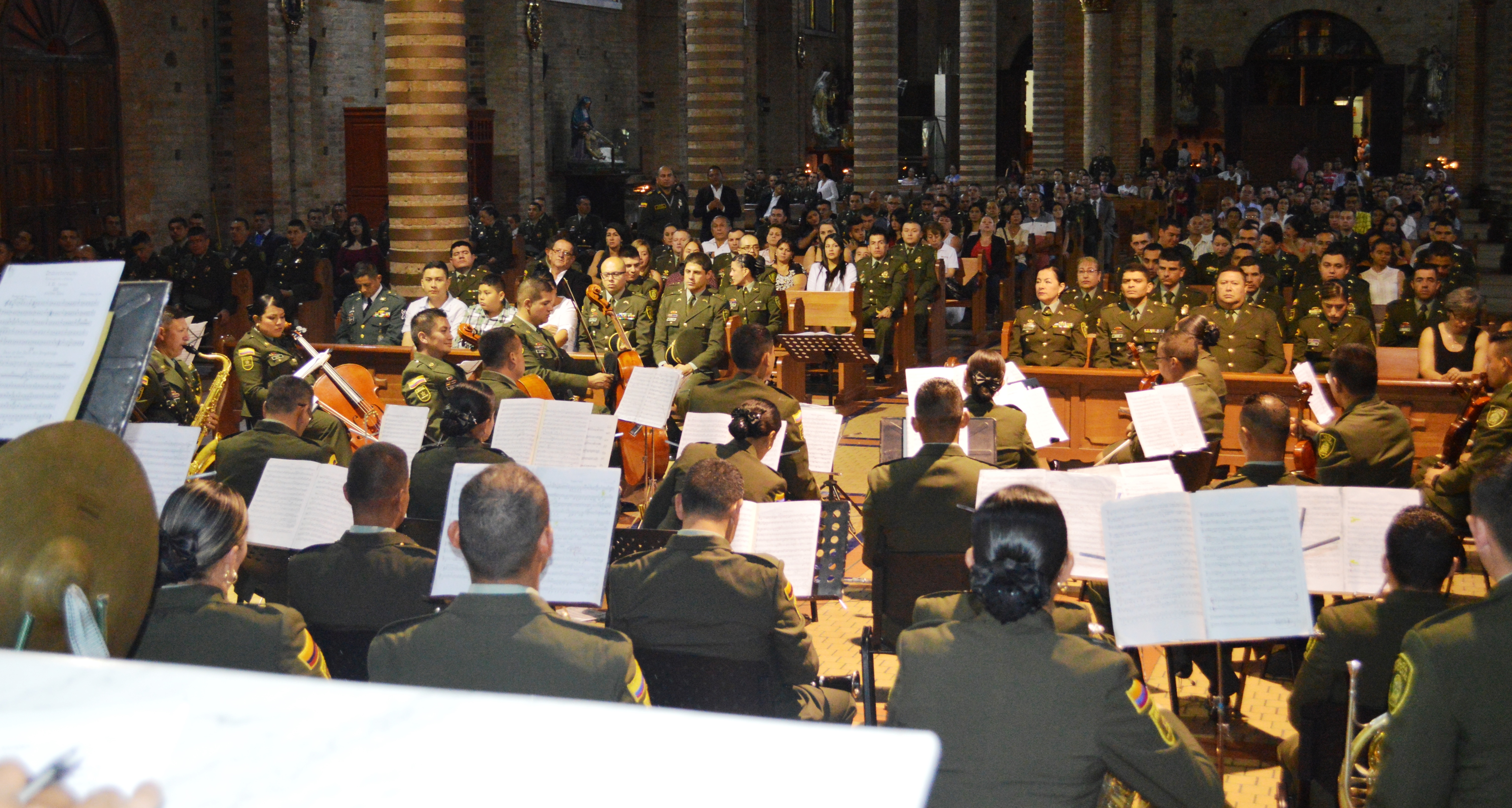 concierto de la orquesta de la Policía Nacional  orquesta sonfonica