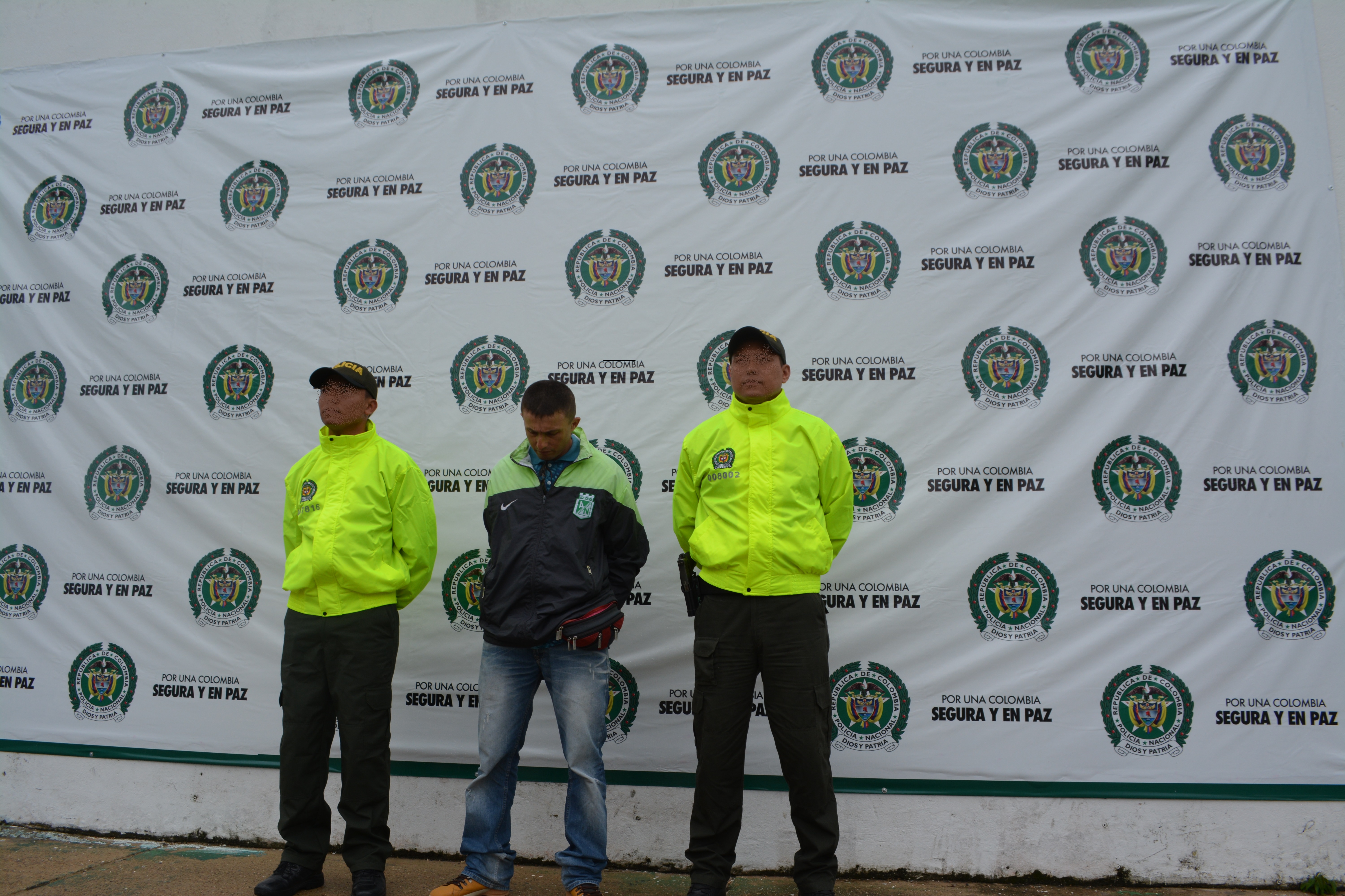 El hombre fue interceptado en el aeropuerto momentos en que pretendía salir de la ciudad