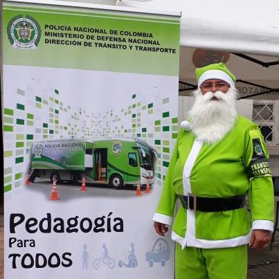 papa_noel_de_la_seguridad_vial_policia_santander