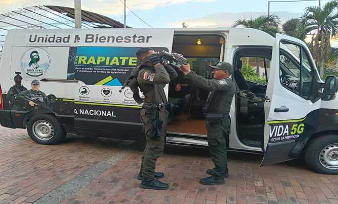 Sesión de apoyo psicosocial y espiritual en la Unidad Móvil de Bienestar.