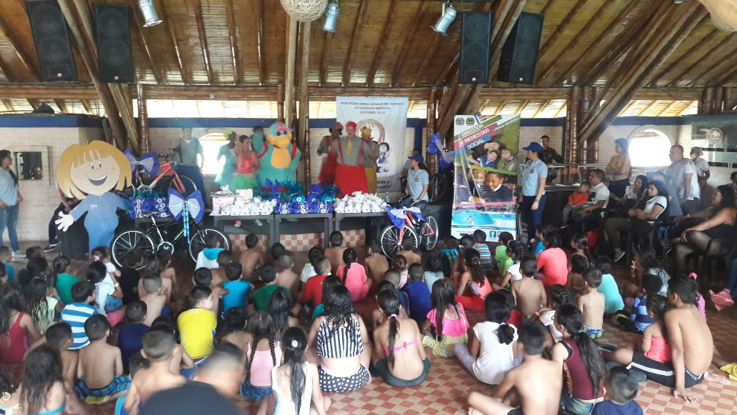 Fortalecemos el bienestar policial con actividades lúdico recreativas en el Valle del Cauca Celebración-del-día-del-niño-para-los-hijos-de-nuestros-uniformados