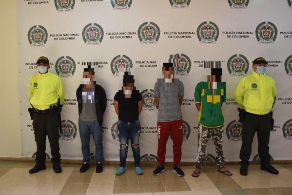 Fueron capturadas cuatro personas y una adolescente fue aprehendida Fueron capturadas cuatro personas y una adolescente fue aprehendida