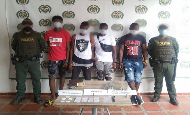 Capturamos a cuatro presuntos integrantes de “los rapados”  “Plan 100 contra el microtráfico” 04 integrantes de “los rapados” capturados por microtráfico.