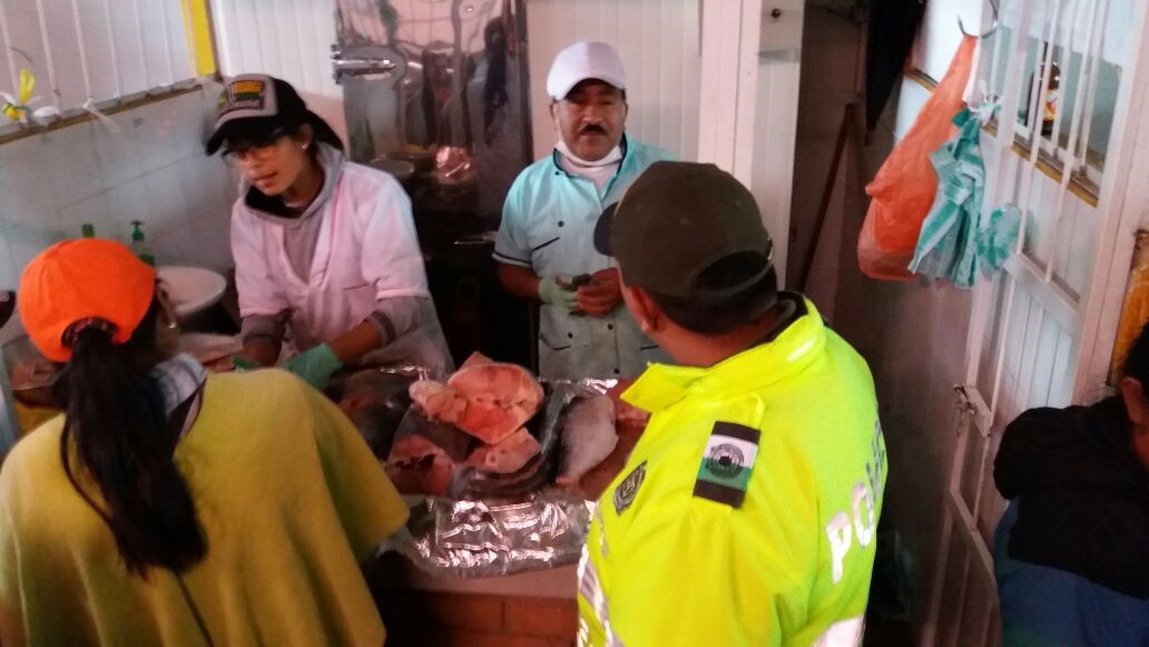 policia-tunja-incauta-pescado-en-mal-estado incautacion -de-pescado-en-descomposicion
