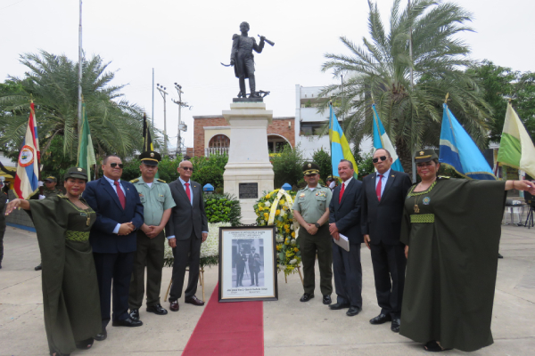 Policía e historiadores de Riohacha