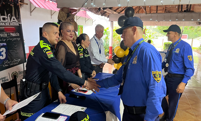 Policía, en evento especial, exalta la labor de los guardas de seguridad
