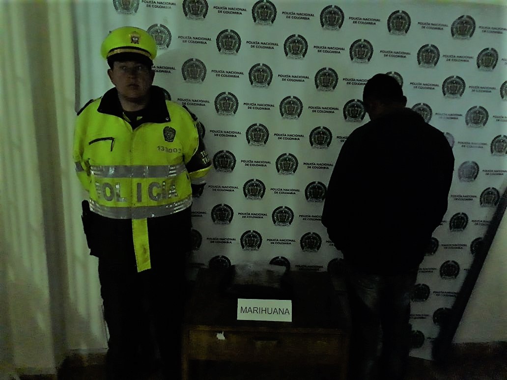 policia-captura-estupefacientes-tunja  policia-captura-estupefacientes
