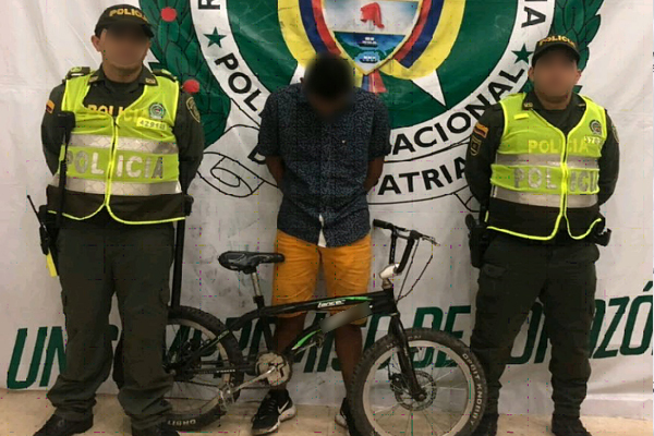 Gracias a una cámara de seguridad se da captura al sujeto
