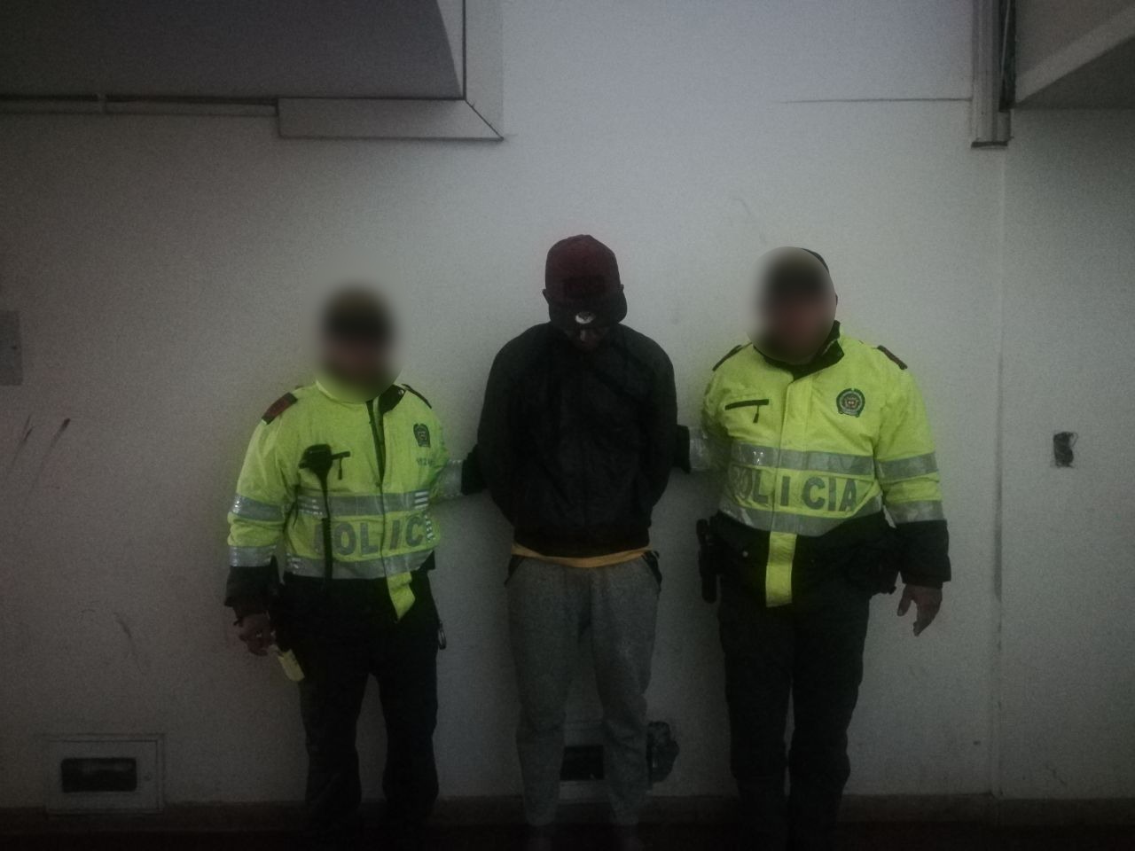 policia-captura-venezonalo-delito-hurto-tunja  policia-captura-venezonalo-delito-hurto