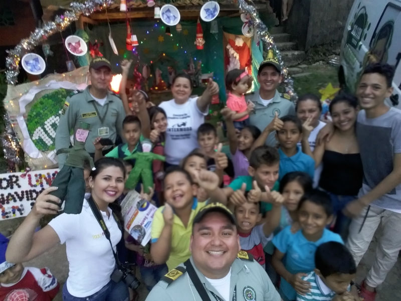 Con pesebres ecológicos aportamos un granito de arena en pro del medio ambiente  policia-colombia-caqueta-concurso-pesebres-ecologicos-ambiente