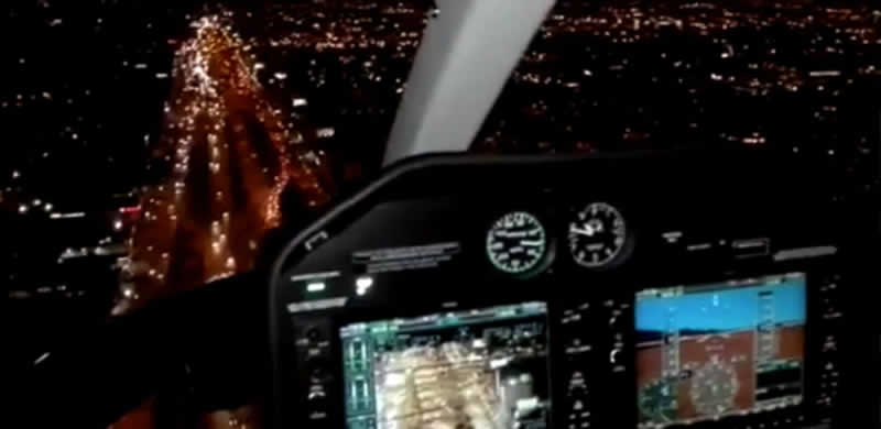 policia-colombia-helicoptero-sobre-vuelo-nocturno