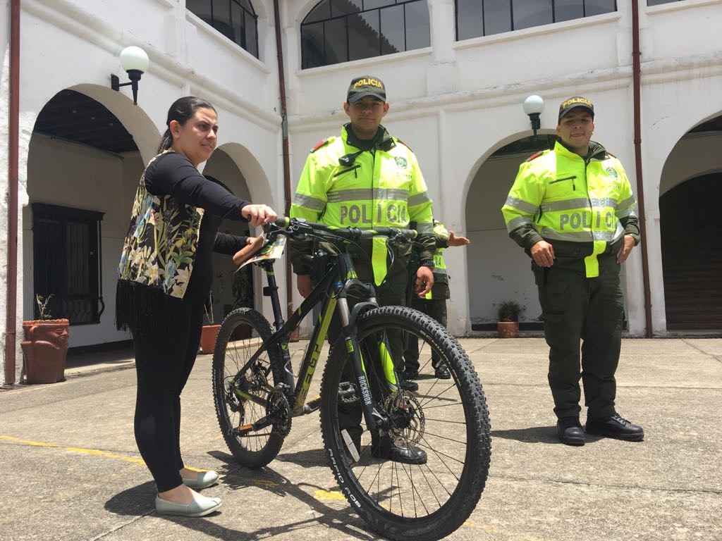 policia-recupera-bicicleta-hurtada cuadrante-11-recupera-bicicleta