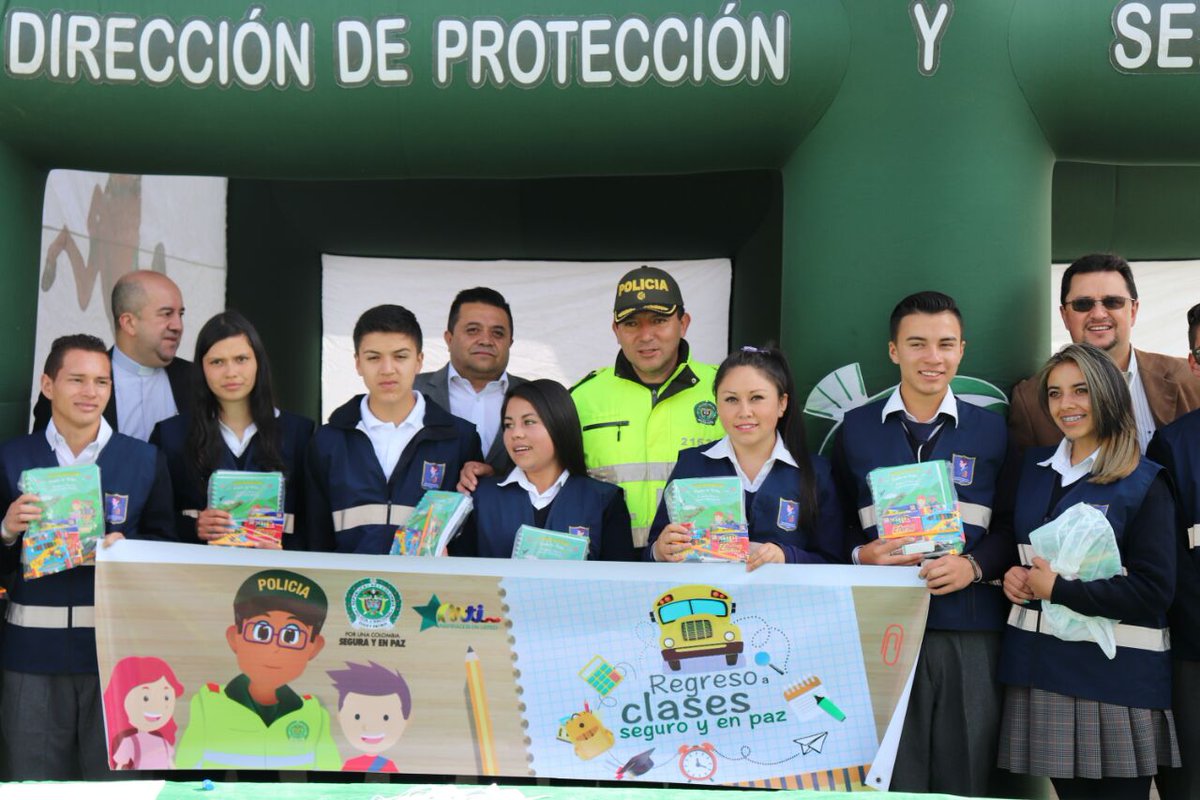 Lista la patrulla de vigilancia escolar policia-invita-regreso-a-clases