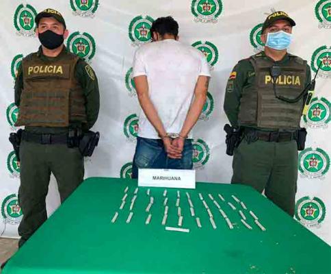 En Barrancabermeja capturamos a un sujeto con 41 cigarrillos de marihuana  policia-magdalena-medio-capturado-barrancabermeja