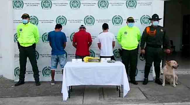 Desarticulada banda “Los Fluyes” dedicada al tráfico de estupefacientes en Barrancabermeja. policia-magdalena-medio-capturados-losfluyes