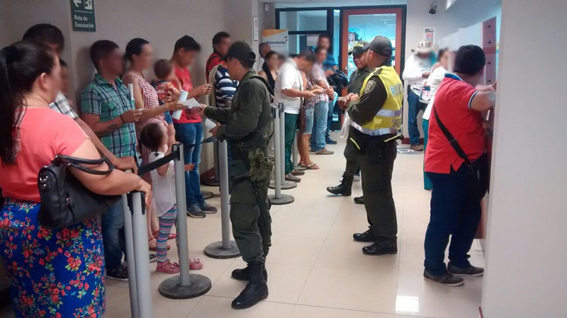 Llegó y nuestro deber es garantizar que la disfrute policia-meta-campanas-prevencion-bancos-prima-navidena