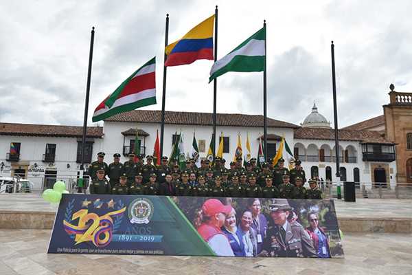 CUMPLEAÑOS-POLICÍA-NACIONAL CUMPLEAÑOS-POLICÍA-