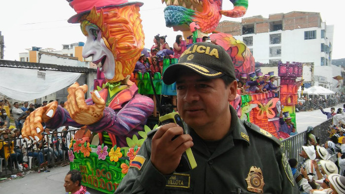 Construir comunidades pacíficas sí es posible policia-narino-balance-negros-y-blancos-colombia