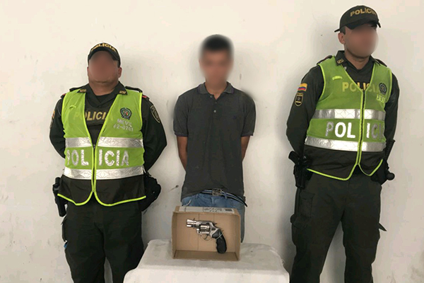 El capturado y la motocicleta que conducía están implicados en varios hurtos en la ciudad