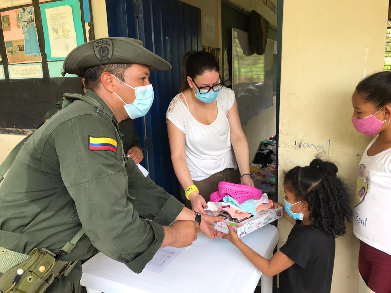 Alegramos-la-navidad-de-niños-de-escasos-recursos Alegramos-la-navidad-de-niños-de-escasos-recursos