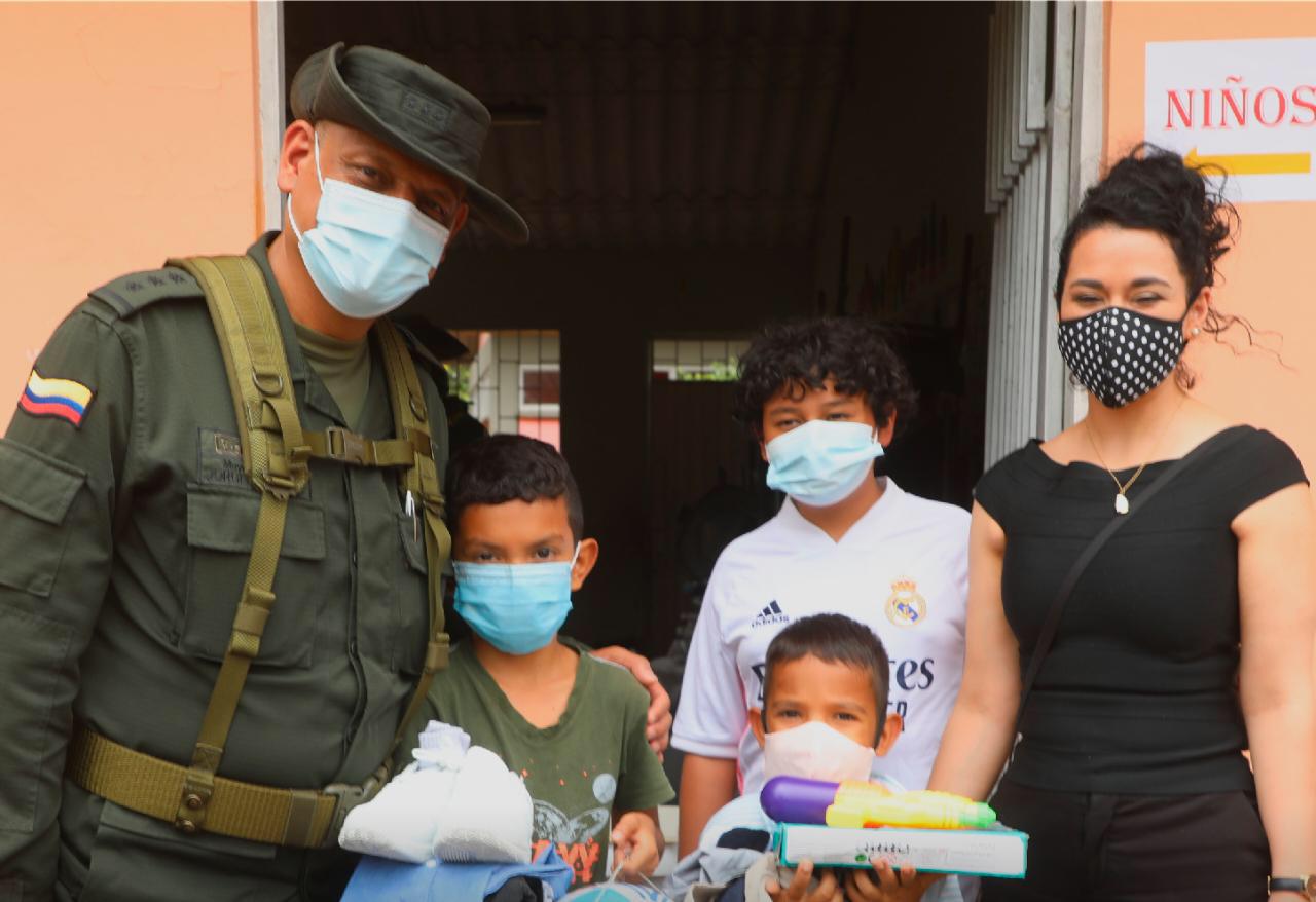 Alegramos-la-navidad-de-niños-de-escasos-recursos Alegramos-la-navidad-de-niños-de-escasos-recursos