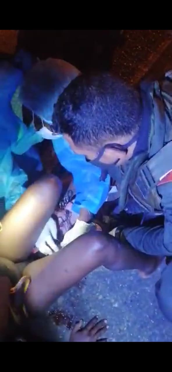 POLICÍA_AYUDA_EN_EL_PARTO POLICÍA_AYUDA_EN_EL_PARTO