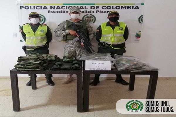 Policía e Infantería de Marina hallamos material de intendencia de uso privativo de las fuerzas militares. Policía-e-Infantería-de-Marina-hallamos-material-de-intendencia-de-uso-privativo-de-las-fuerzas-militares.