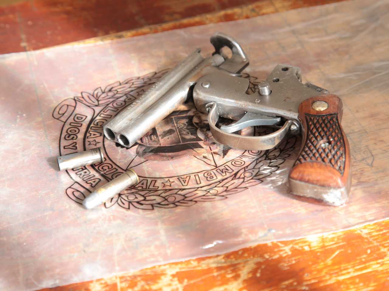 Frustramos el hurto a un vehículo de servicio público Arma de fuego incautada a un hombre capturado por el delito de hurto en Manizales