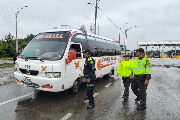 Tres Policías, conductor en bus publico